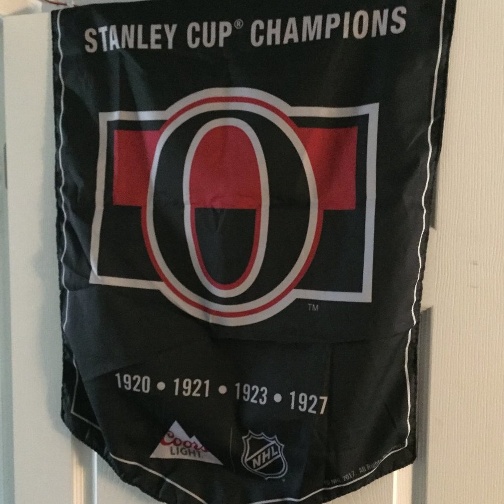 🦋 3/$25 Ottawa Senators Coors Light Banner